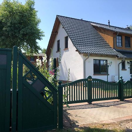 Haus Hugo Zingstアパートメント エクステリア 写真