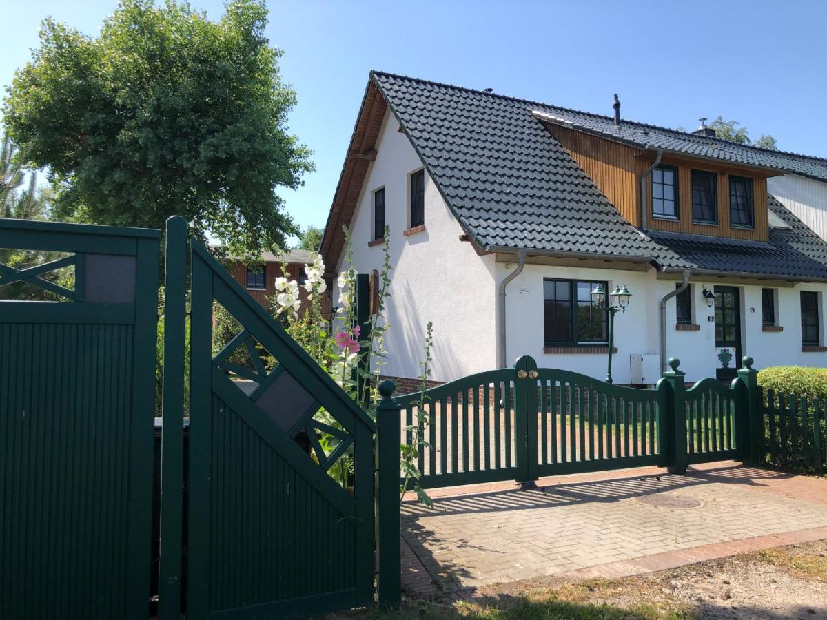 Haus Hugo Zingstアパートメント エクステリア 写真